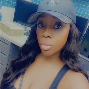 Meet your Posher, Carline